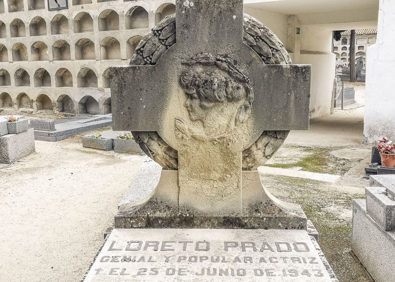 Tumba de Loreto Prado en el cementerio de Santa María (Foto: Antonio Castro)