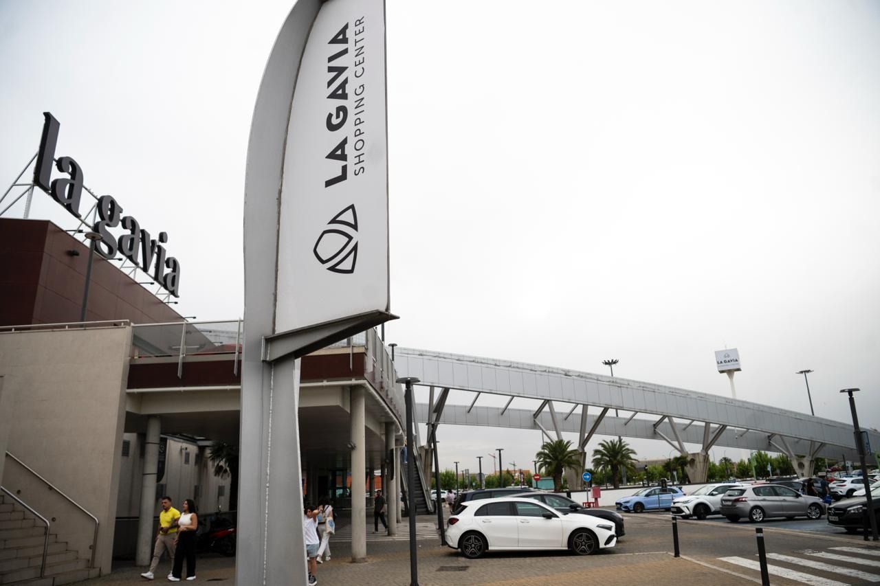 Imagen del exterior del Centro Comercial La Gavia.