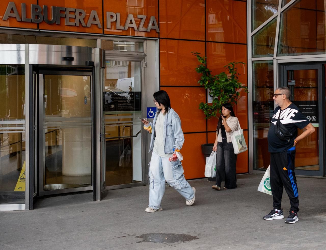 Entrada del Centro Comercial Albufera Plaza