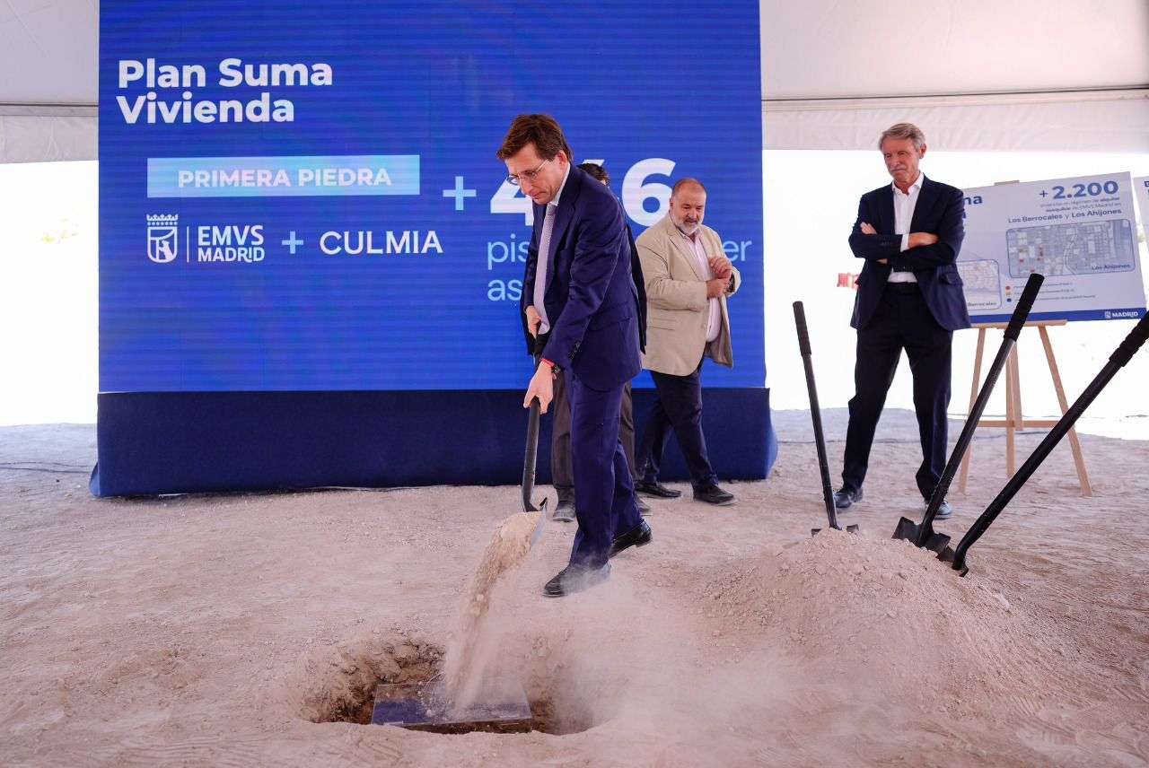 Primera piedra la Plan Suma municipal.
