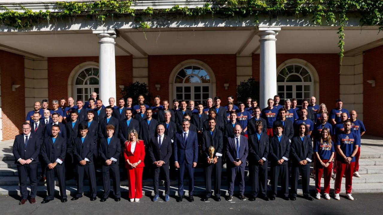 Foto de familia en La Moncloa (Foto: RFEF)