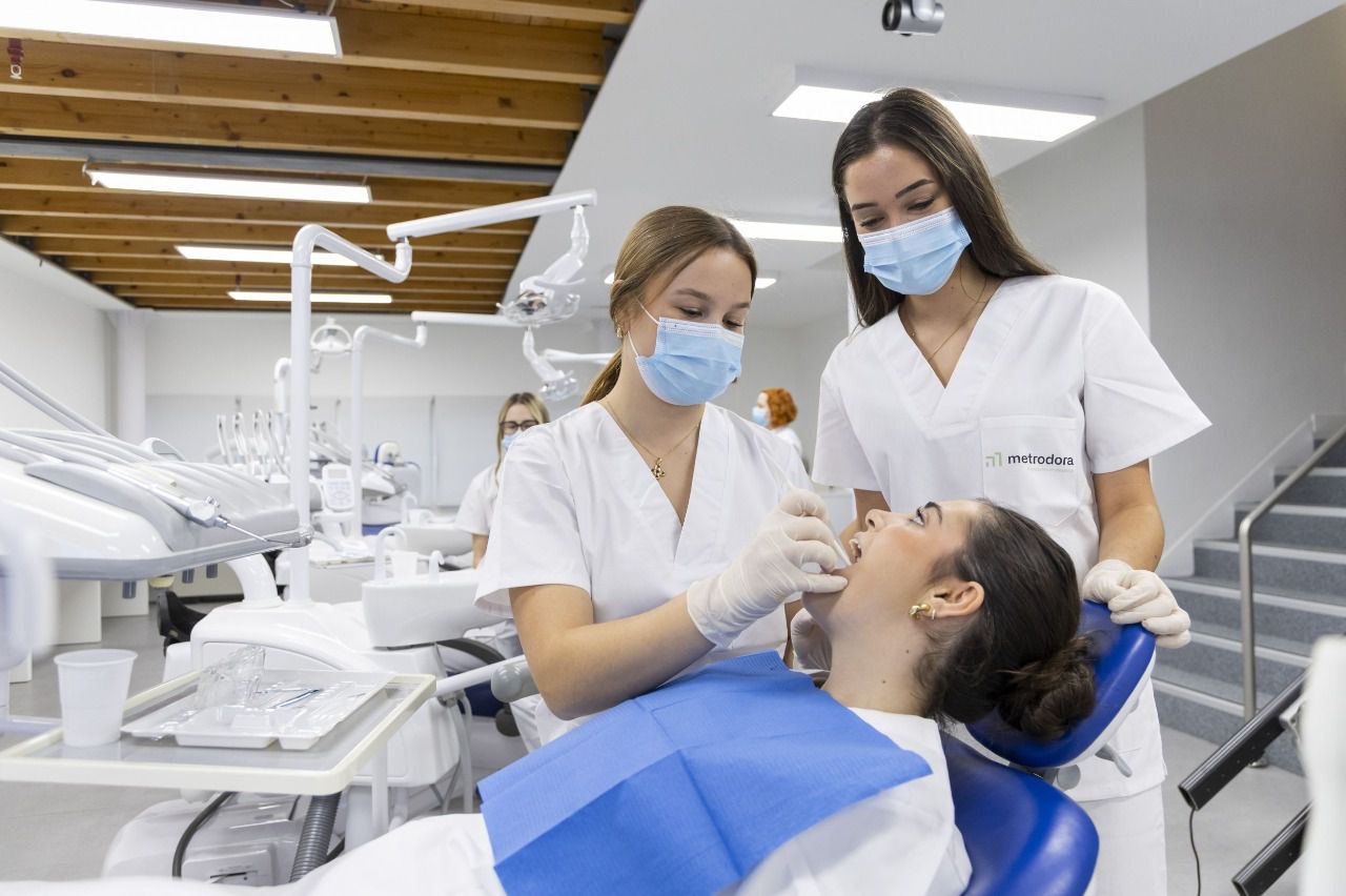 Ciclo de grado superior en Higiene Bucodental, en metrodora FP.