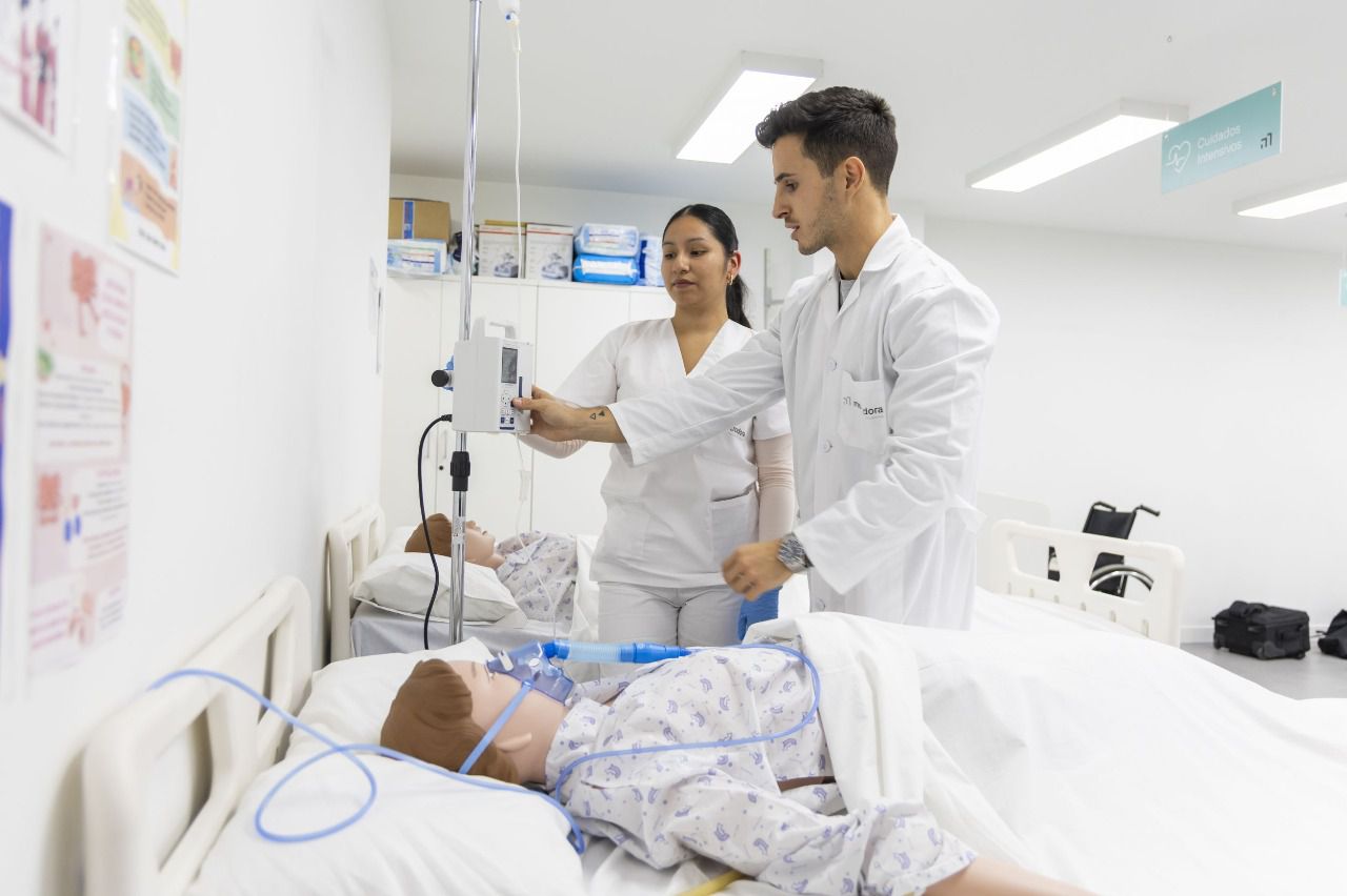 Ciclo de grado medio en Auxiliar de Enfermería (TCAE), en metrodora FP