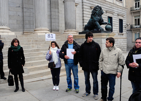 Concentración en Madrid de la Plataforma de Víctimas Alvia 01455