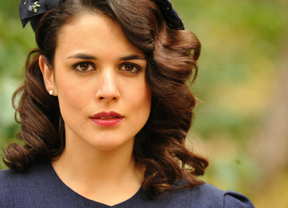 Adriana Ugarte. El tiempo entre costuras